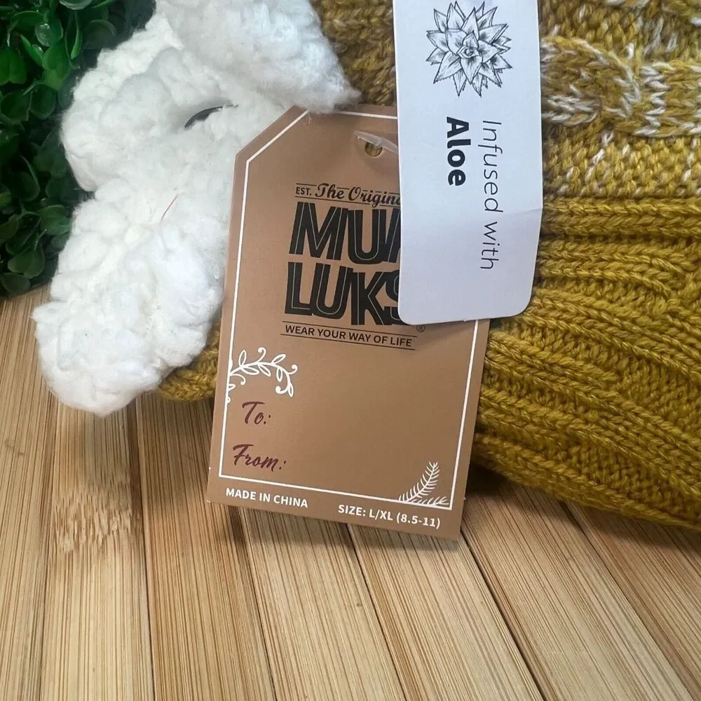 NWT Muk Luks Cabin Socks Size 8.5-11 Camel Colored Shea Infused Lined Argyle